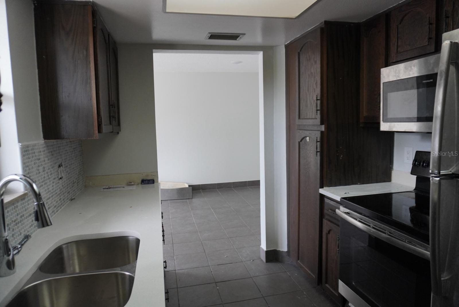 Image 13 of 20 For 4378 Aqua Vista Drive L