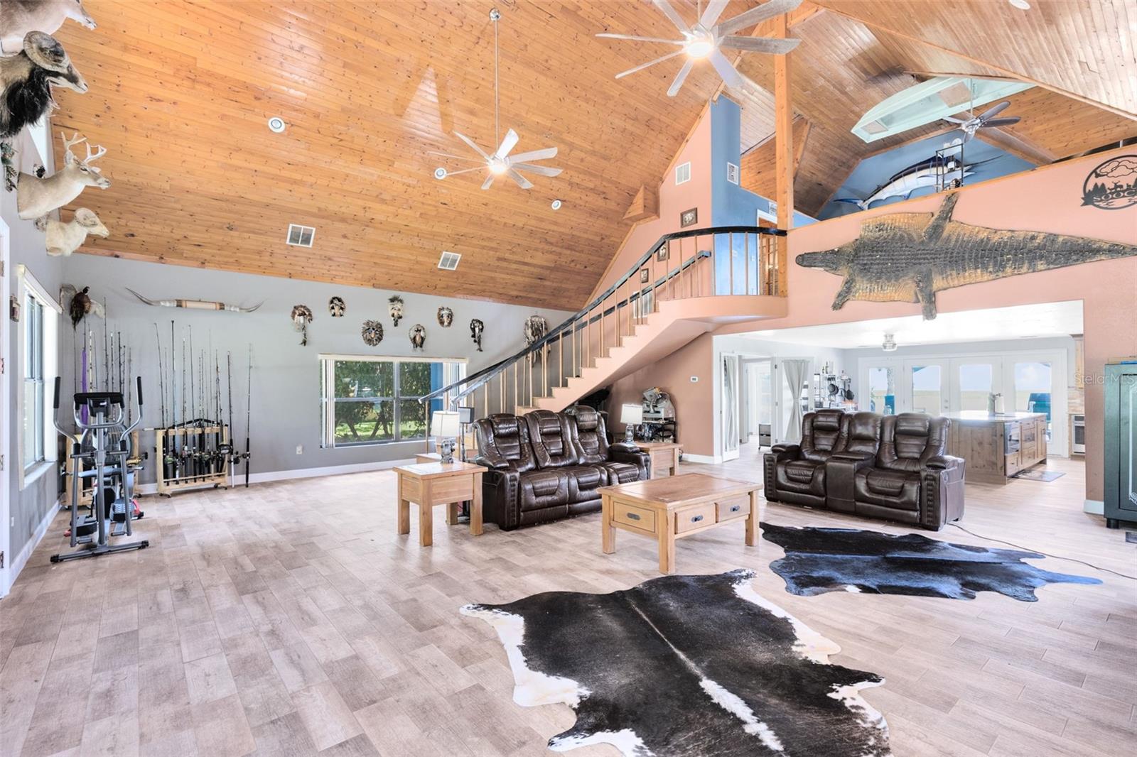 Image 3 of 39 For 2541 Ridgeway Drive