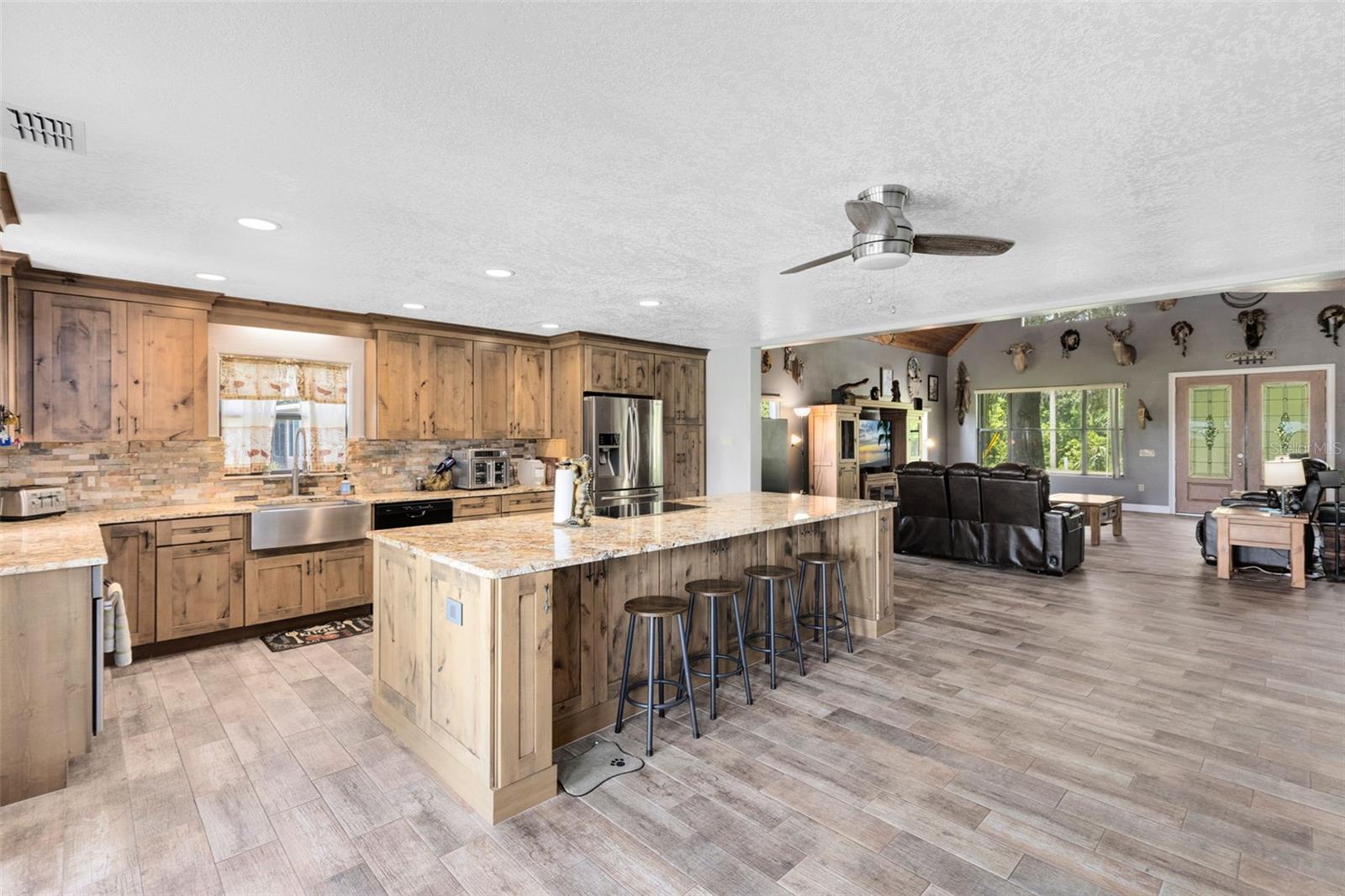 Image 6 of 39 For 2541 Ridgeway Drive