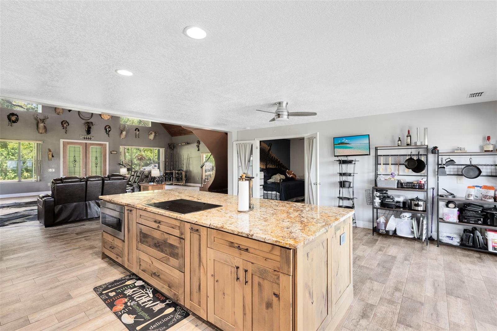 Image 8 of 39 For 2541 Ridgeway Drive