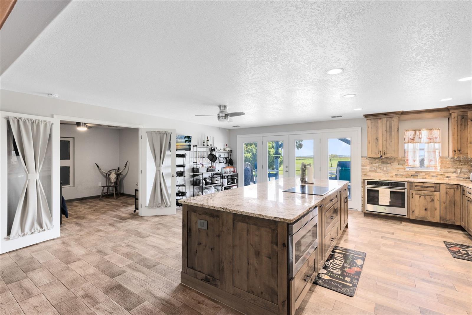 Image 9 of 39 For 2541 Ridgeway Drive