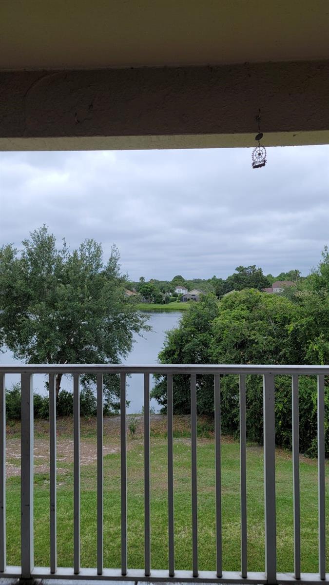 Image 16 of 19 For 13929 Fairway Island Drive 833