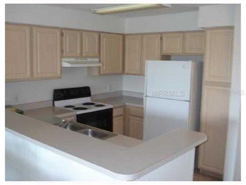 Image 8 of 8 For 13929 Fairway Island Drive 833
