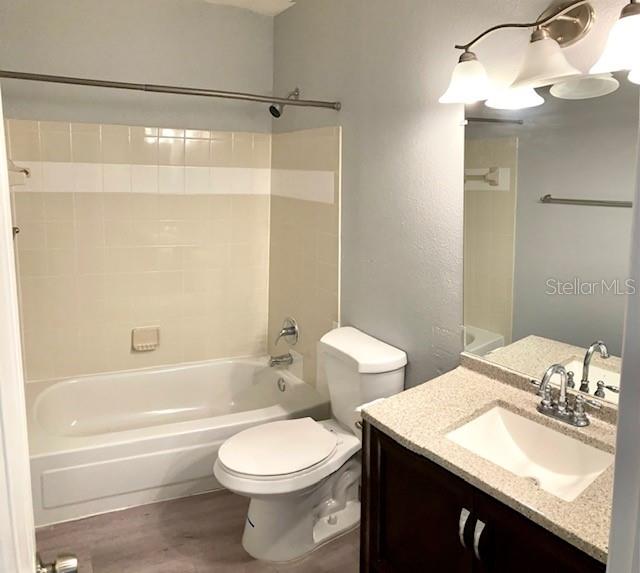 Image 13 of 21 For 3032 Parkway Boulevard 206