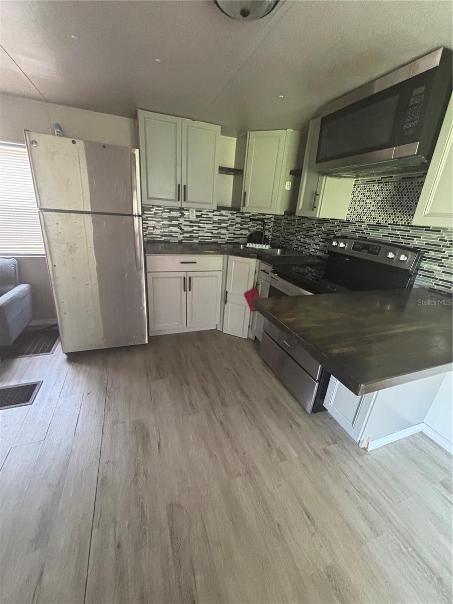 Image 6 of 6 For 4347 Worth Street