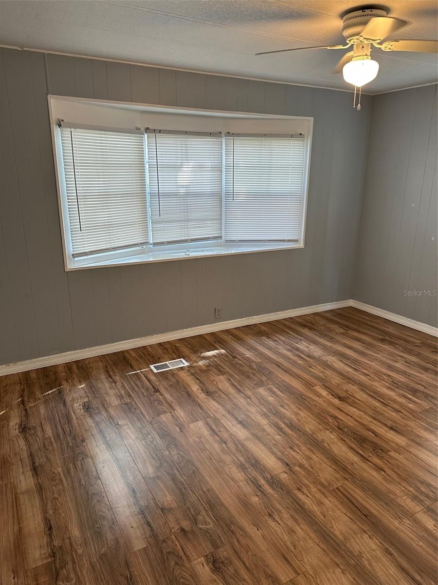 Image 11 of 15 For 17110 Live Oak Lane