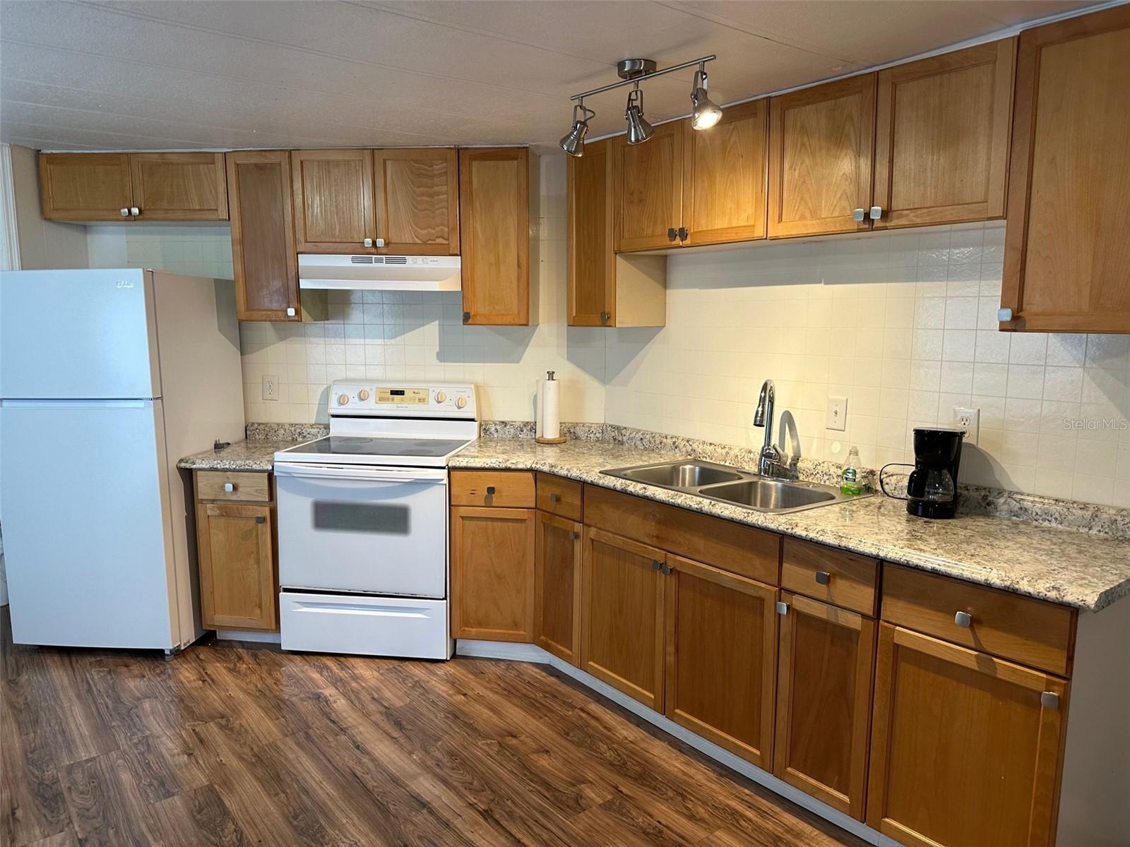 Image 6 of 15 For 17110 Live Oak Lane