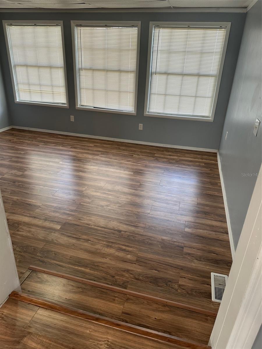Image 7 of 15 For 17110 Live Oak Lane