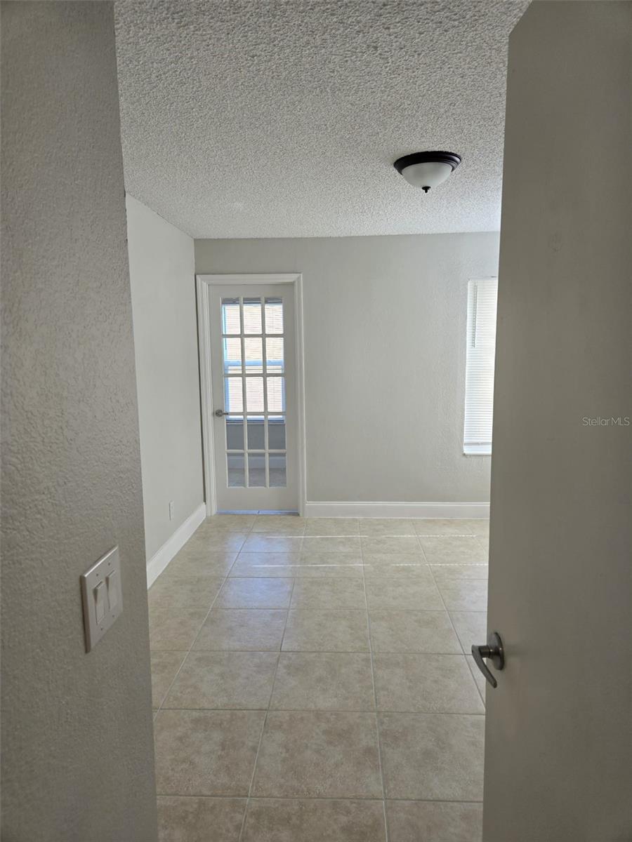 Image 10 of 12 For 4528 Commander Drive 2033