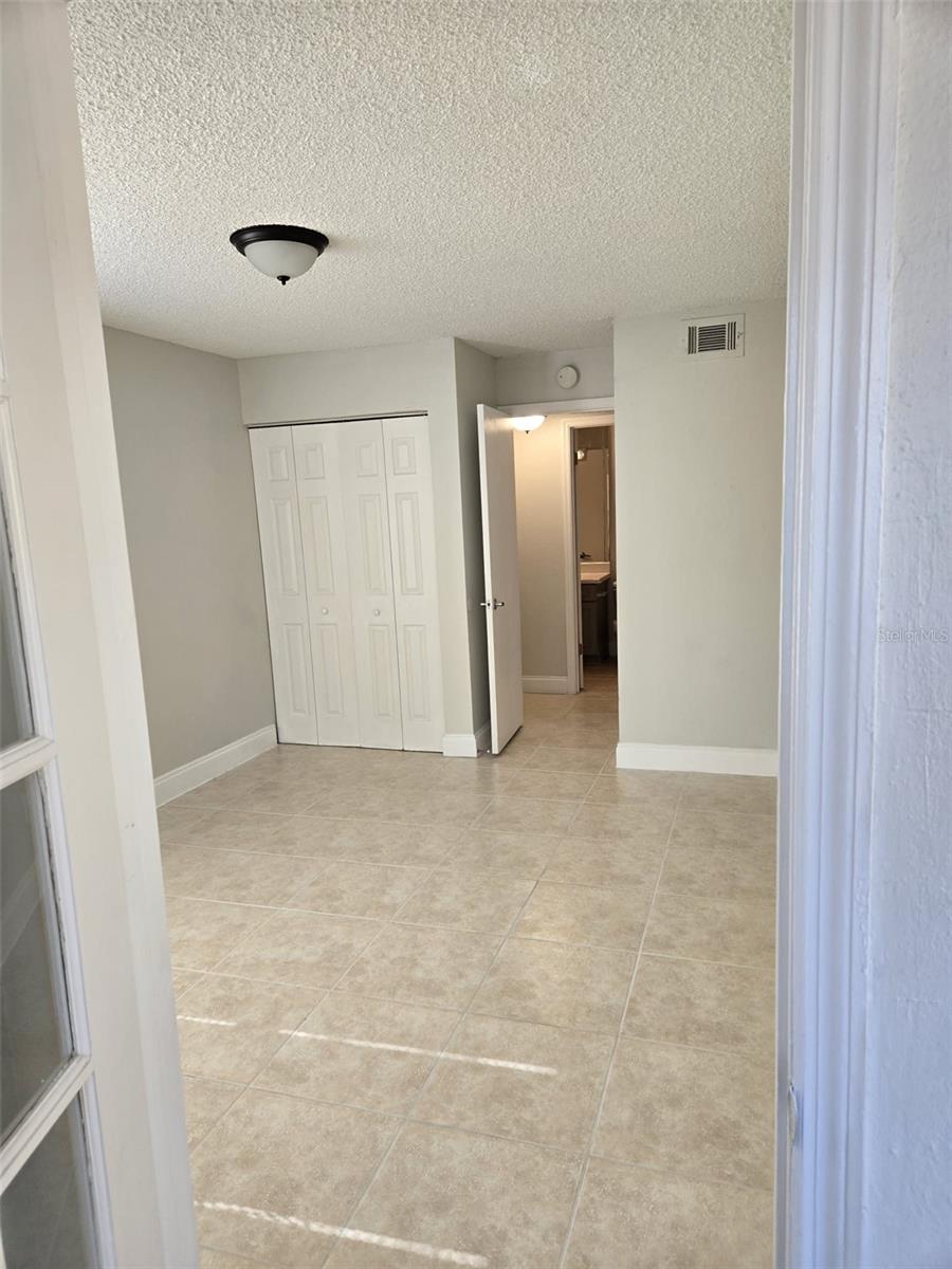 Image 4 of 12 For 4528 Commander Drive 2033