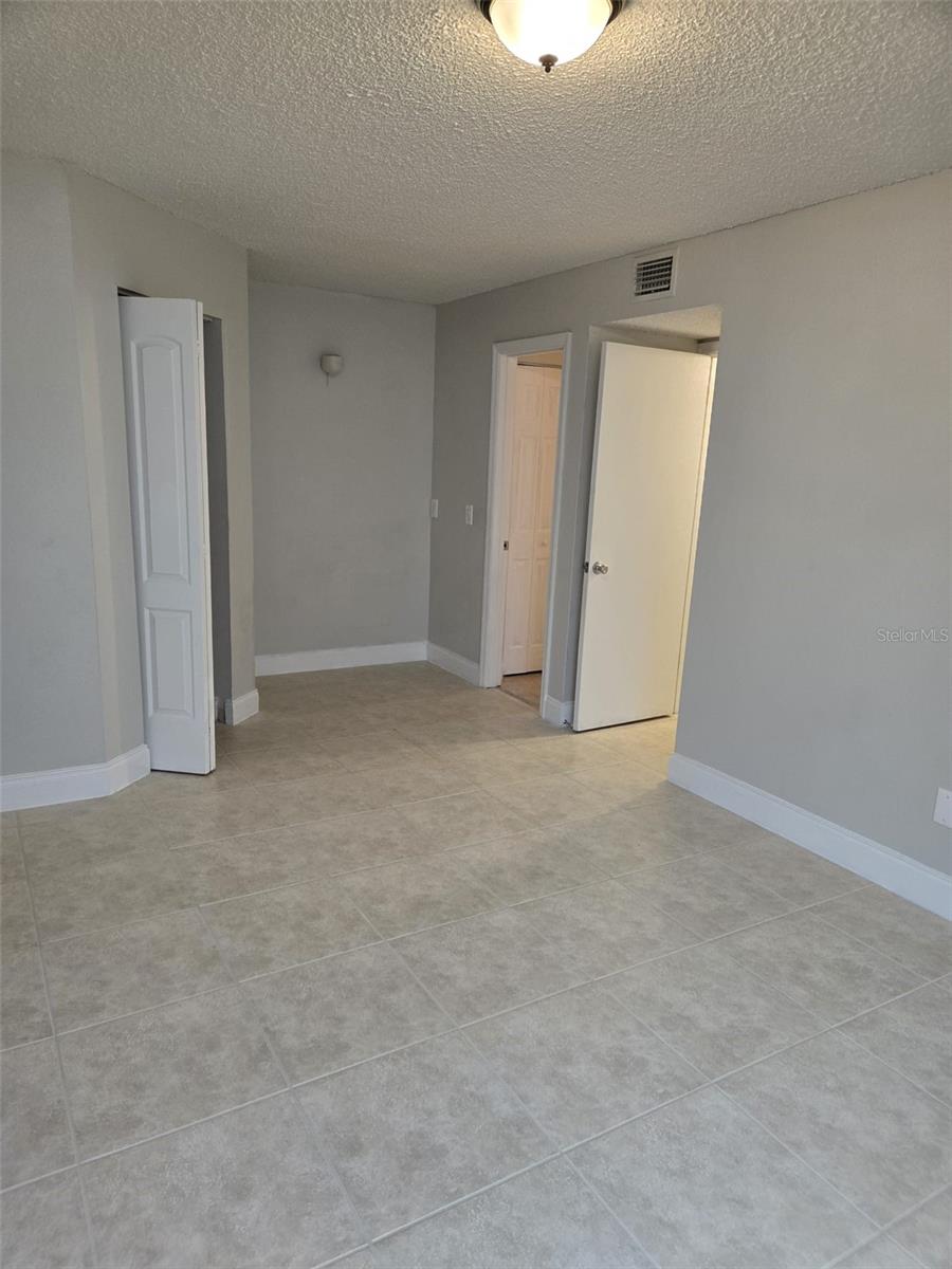 Image 8 of 12 For 4528 Commander Drive 2033