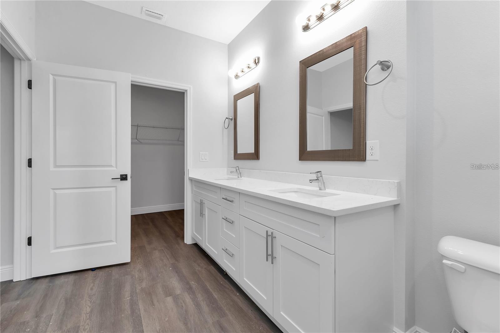 Image 11 of 13 For 13335 Holtville Avenue