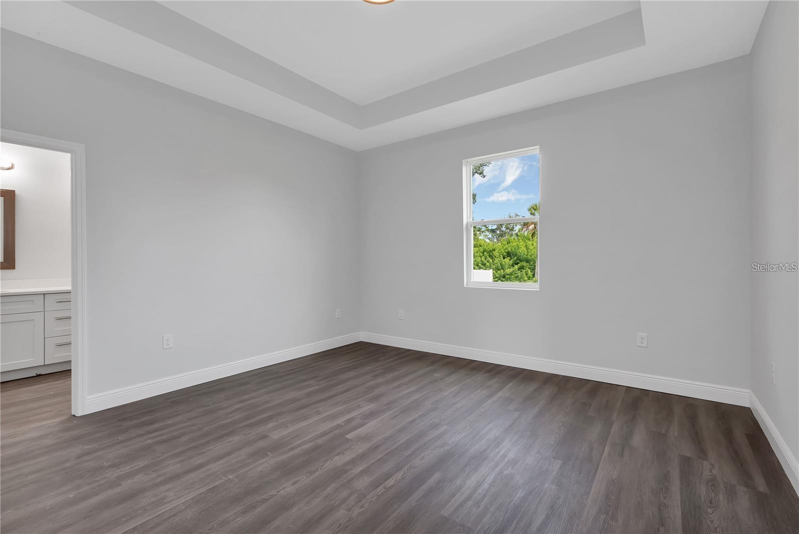 Image 7 of 13 For 13335 Holtville Avenue
