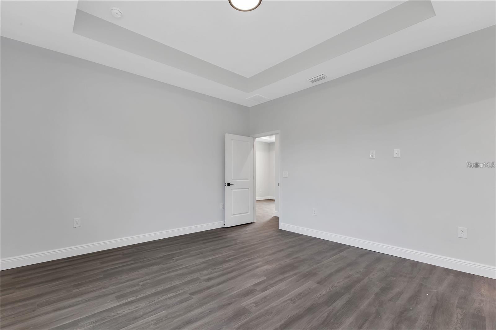 Image 8 of 13 For 13335 Holtville Avenue