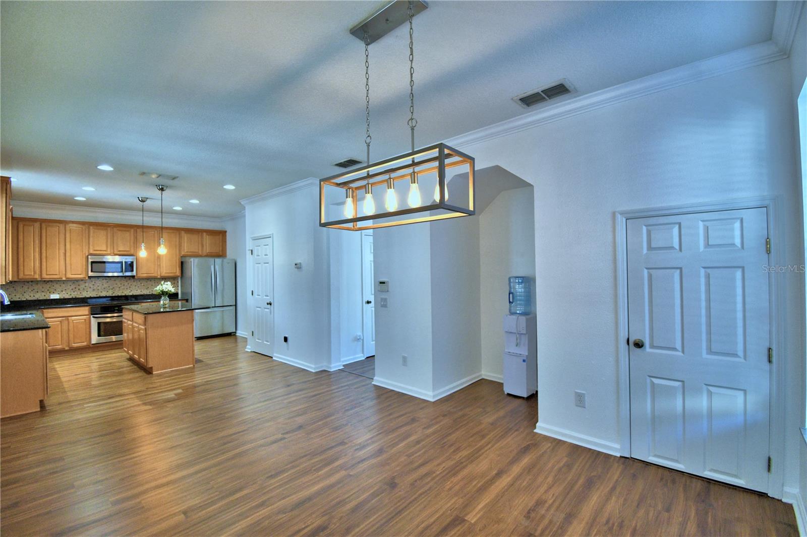 Image 11 of 52 For 1111 Oscar Square