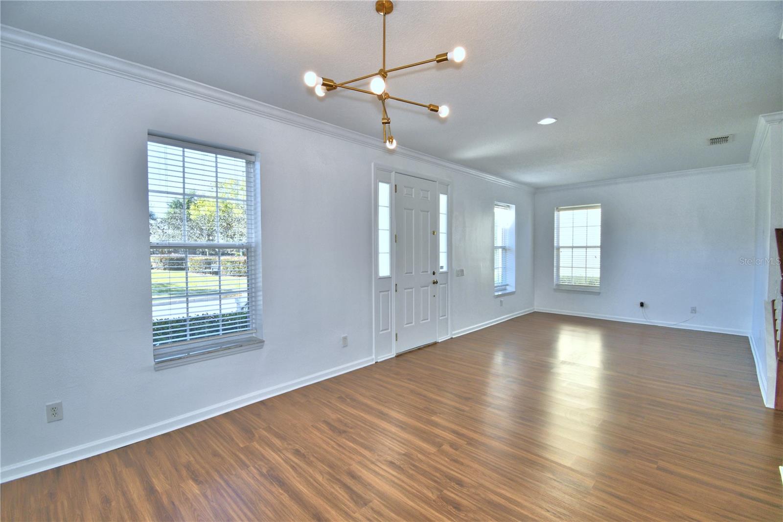 Image 4 of 52 For 1111 Oscar Square
