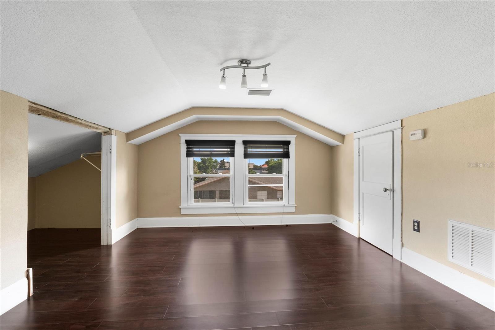 Image 13 of 25 For 110 6th Street