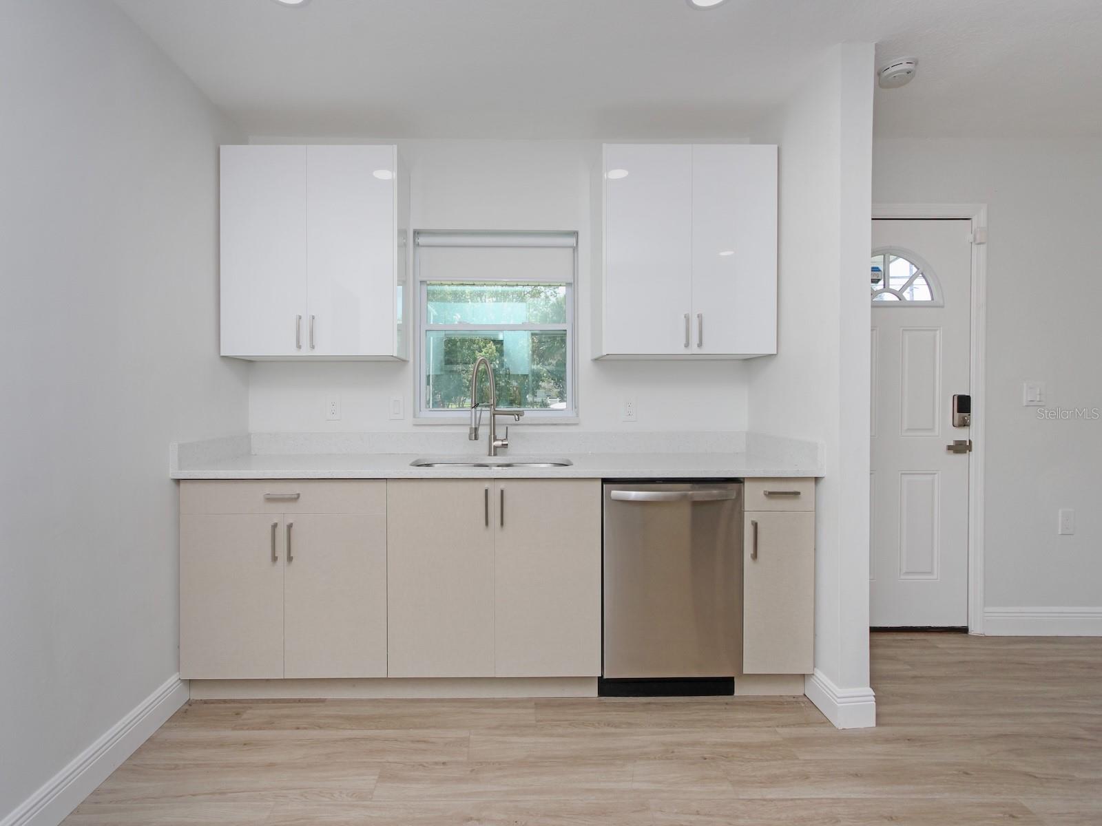 Image 10 of 42 For 2806 Bonneville Drive