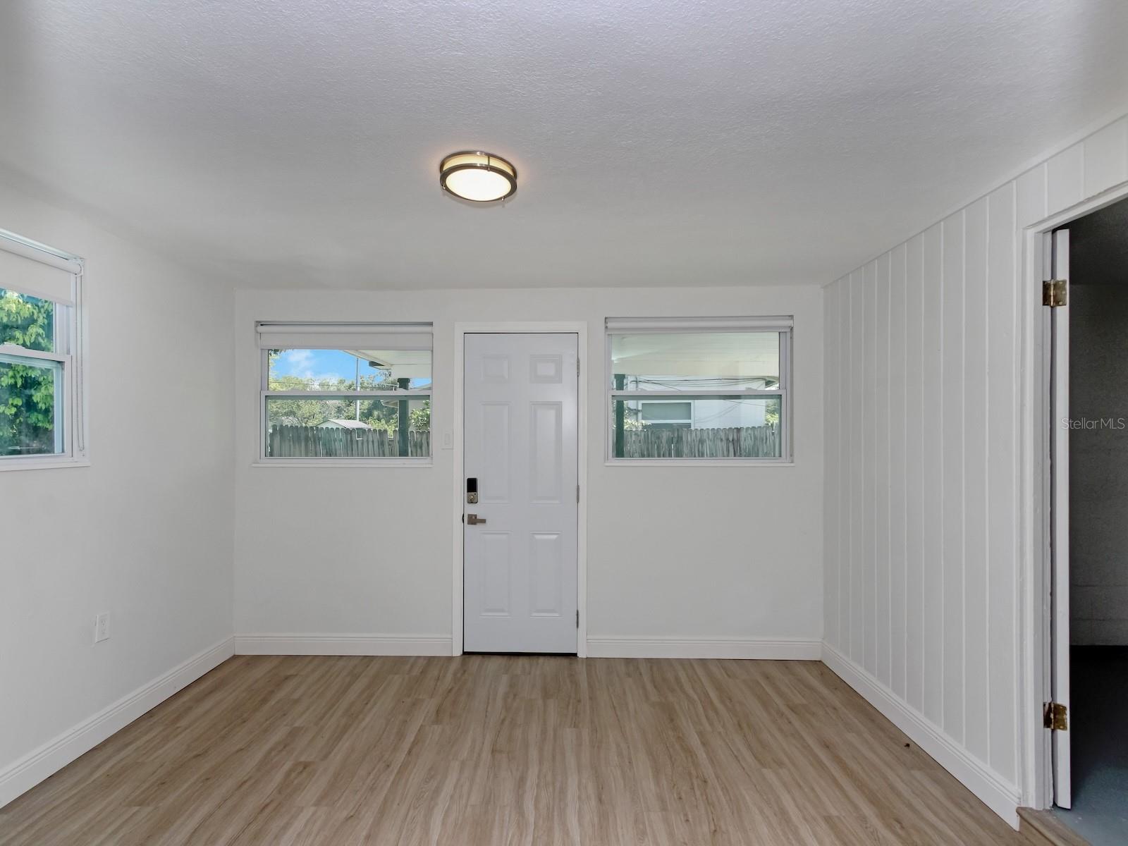 Image 18 of 42 For 2806 Bonneville Drive