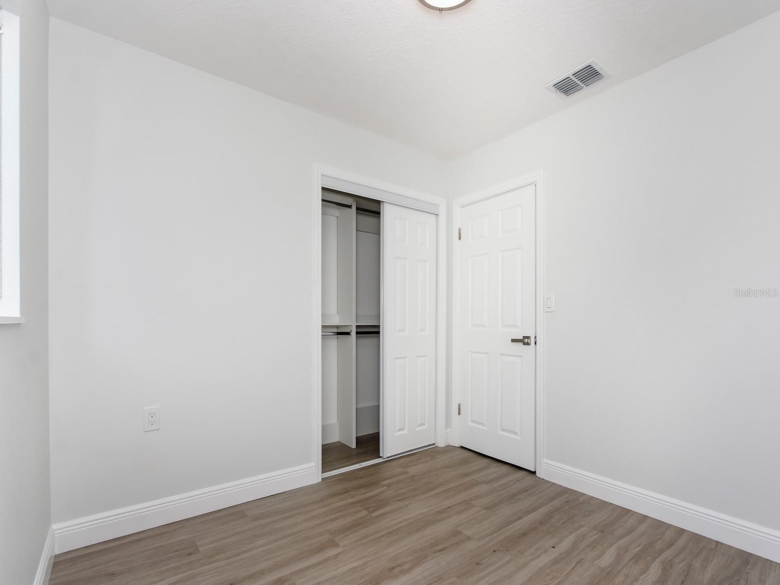 Image 25 of 42 For 2806 Bonneville Drive