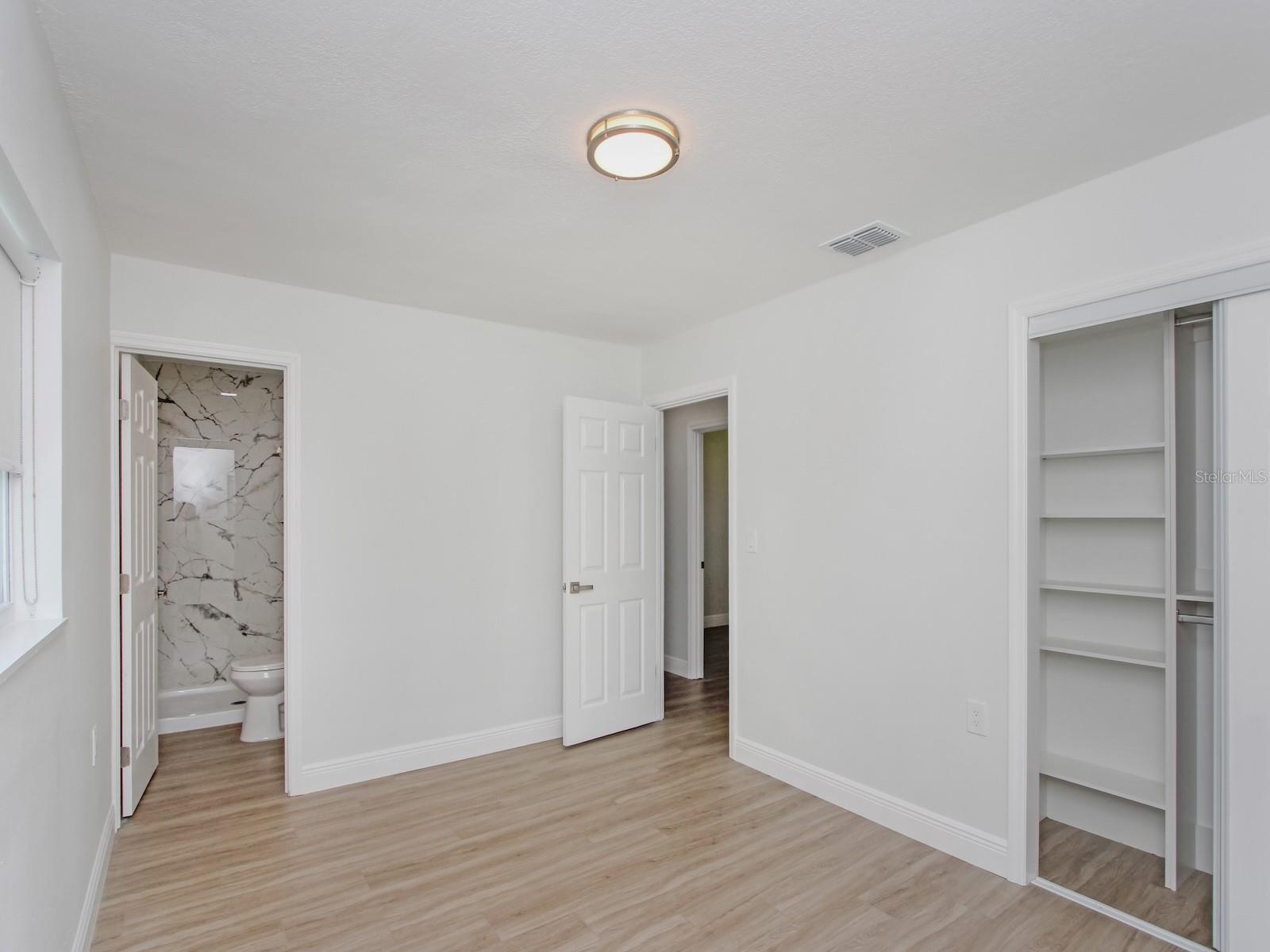Image 28 of 42 For 2806 Bonneville Drive