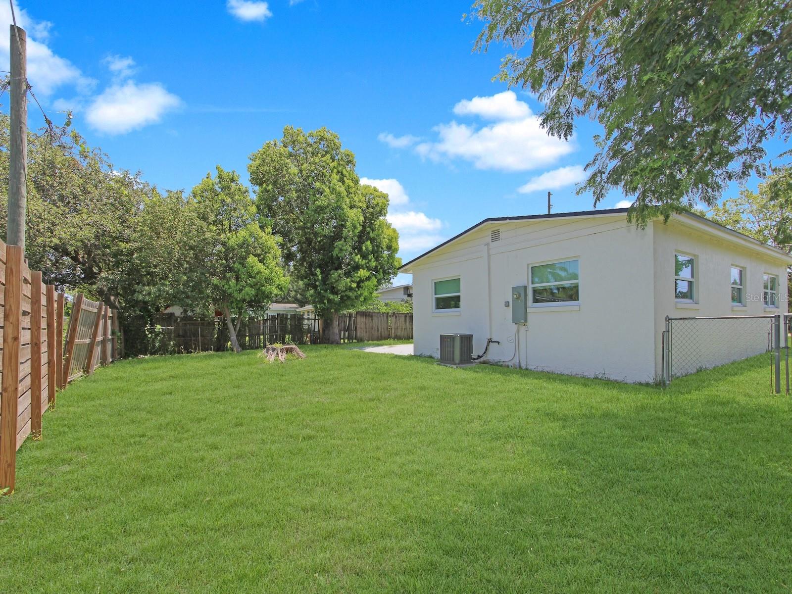 Image 35 of 42 For 2806 Bonneville Drive