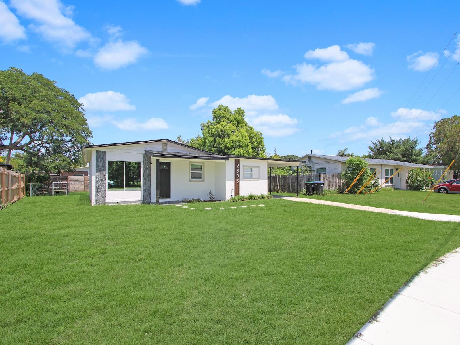 Image 4 of 42 For 2806 Bonneville Drive