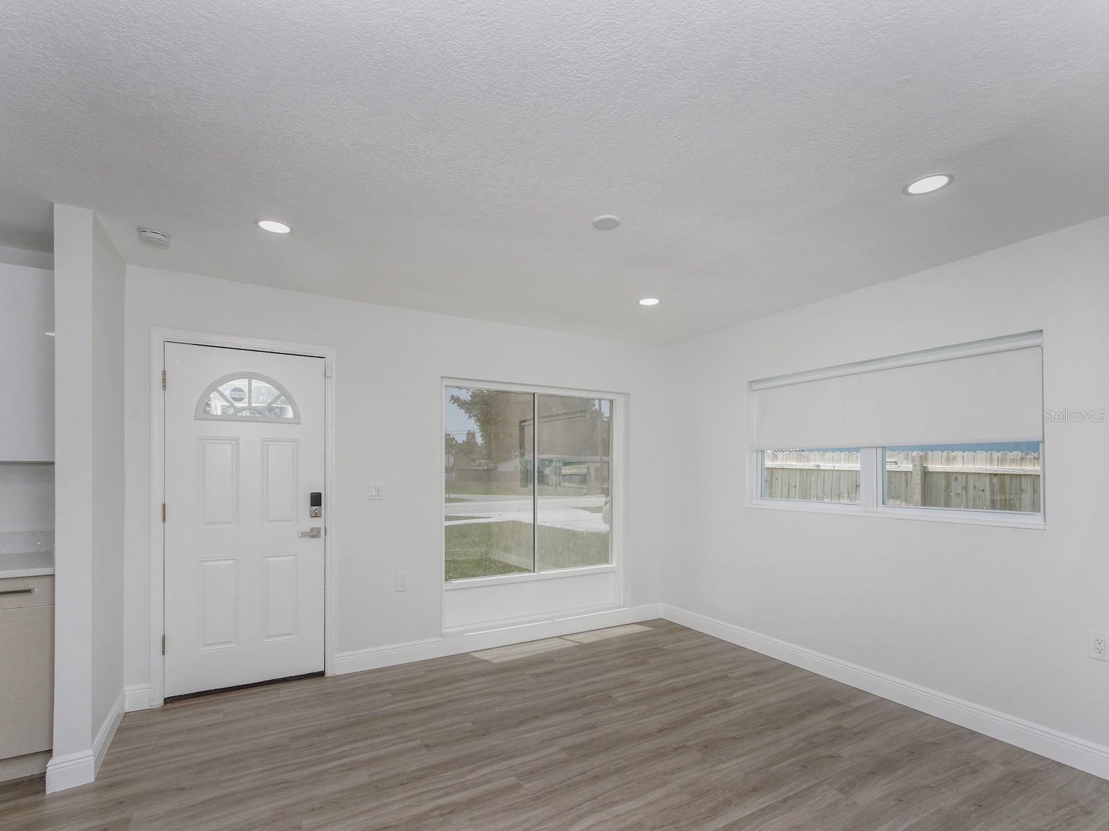 Image 6 of 42 For 2806 Bonneville Drive