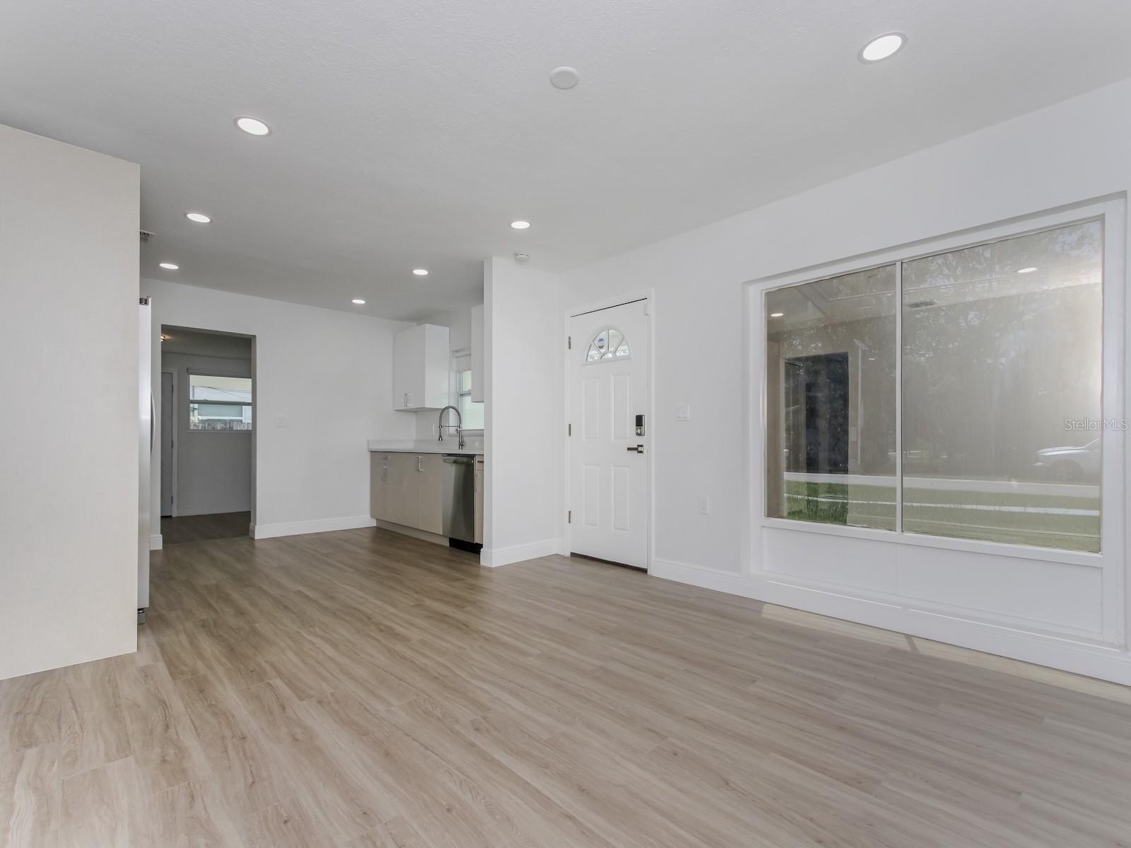 Image 8 of 42 For 2806 Bonneville Drive