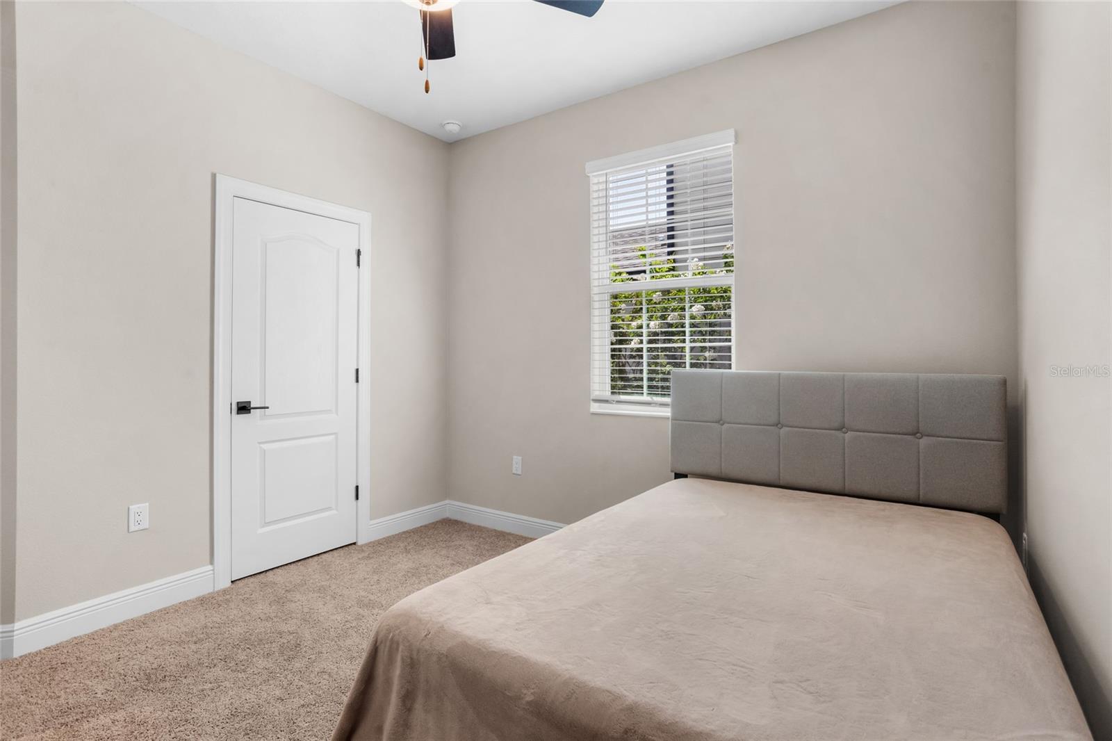 Image 15 of 42 For 7848 Somersworth Drive