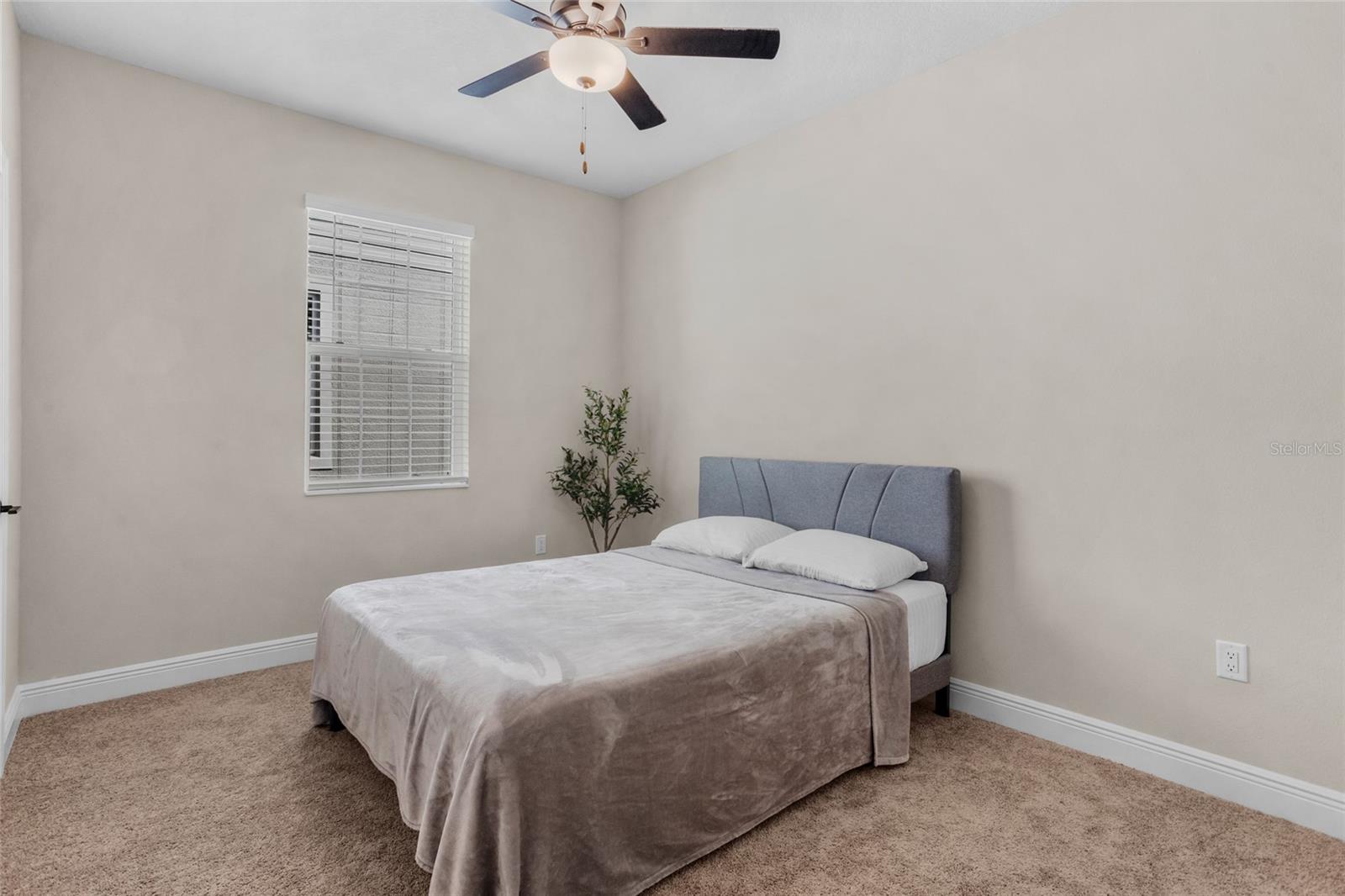 Image 17 of 42 For 7848 Somersworth Drive