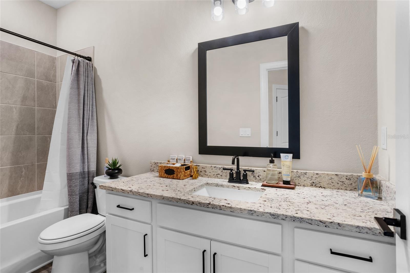 Image 18 of 42 For 7848 Somersworth Drive