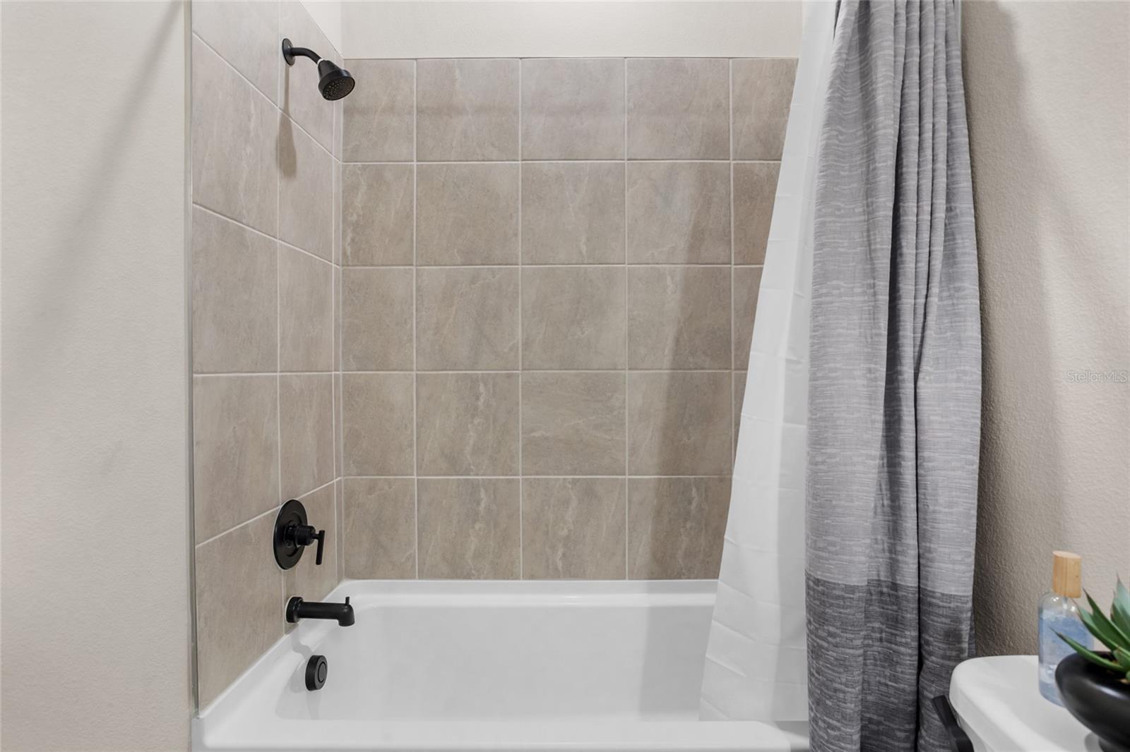 Image 19 of 42 For 7848 Somersworth Drive