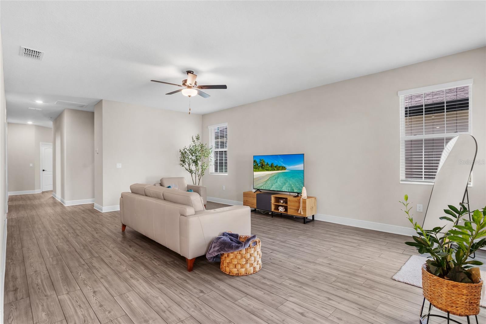 Image 4 of 42 For 7848 Somersworth Drive