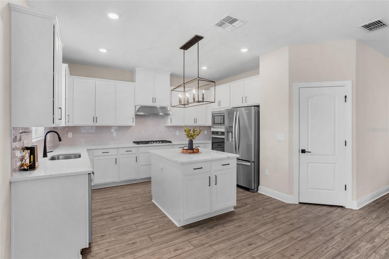 Image 9 of 42 For 7848 Somersworth Drive