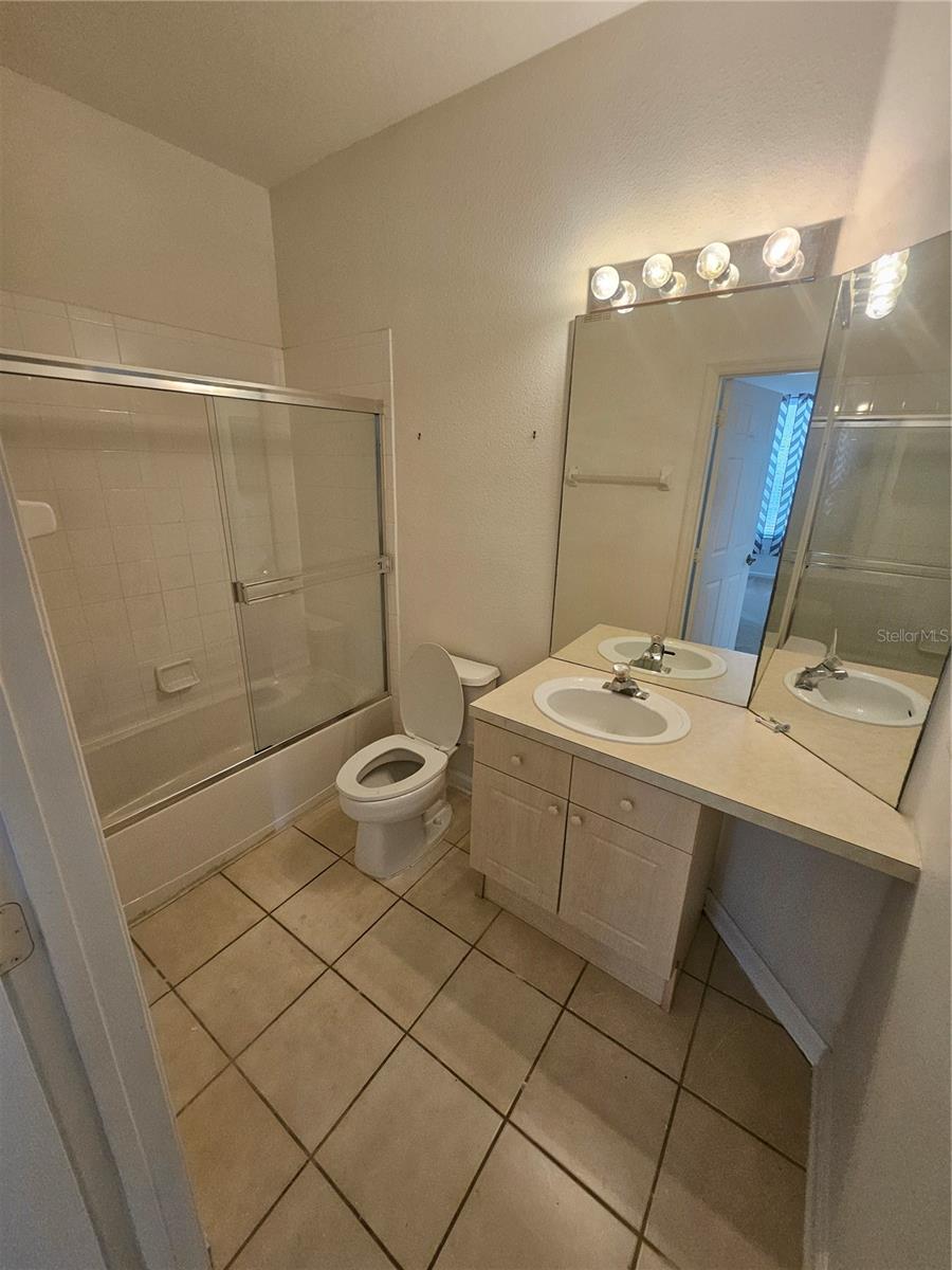 Image 6 of 9 For 2307 Butterfly Palm Way 202