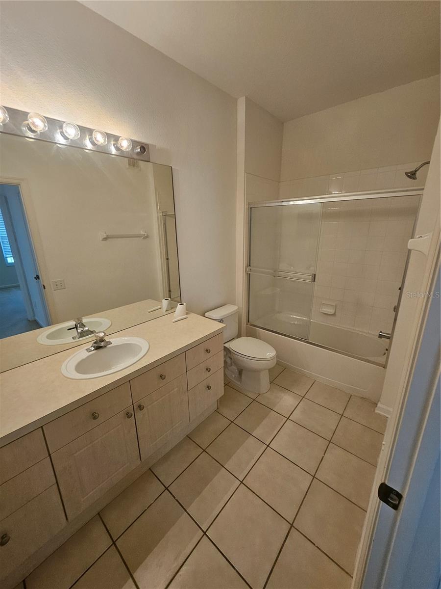 Image 7 of 9 For 2307 Butterfly Palm Way 202