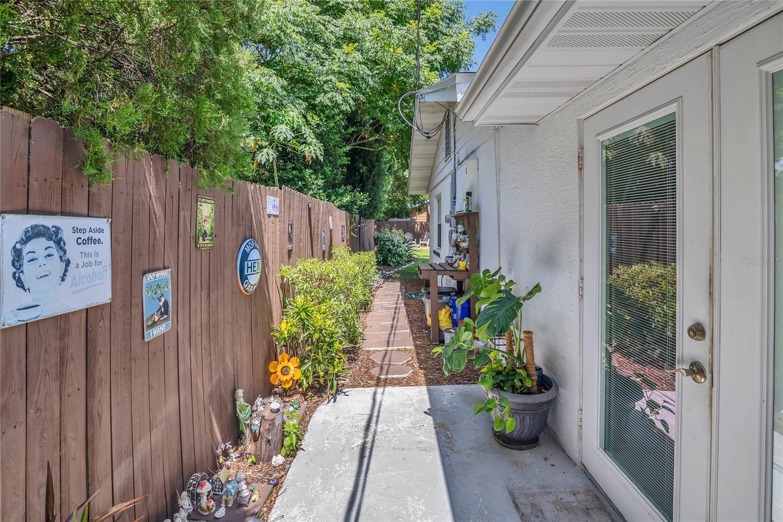 Image 19 of 33 For 1203 Monterey Drive