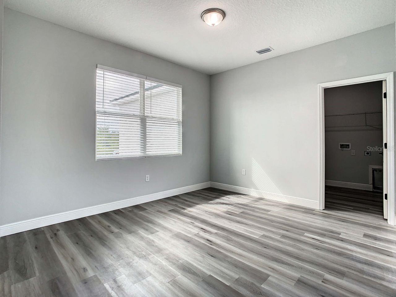 Image 5 of 15 For 9585 Calumet Boulevard