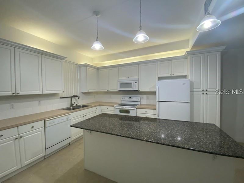 Image 4 of 22 For 609 Elmhurst Court