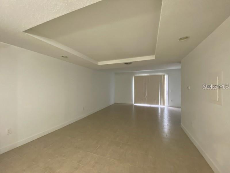 Image 6 of 22 For 609 Elmhurst Court