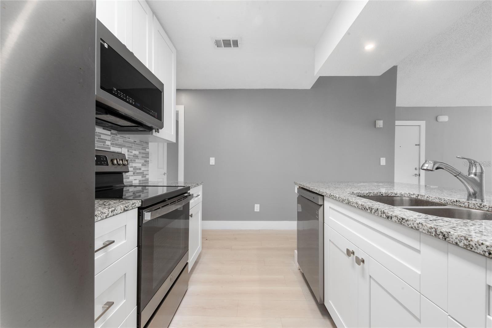 Image 17 of 23 For 2727 Poinciana Boulevard 140