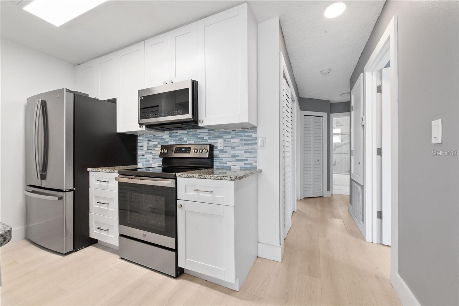 Image 19 of 23 For 2727 Poinciana Boulevard 140