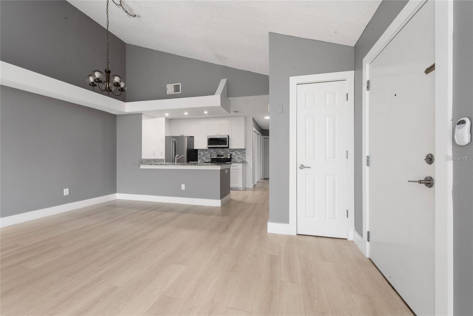 Image 20 of 23 For 2727 Poinciana Boulevard 140