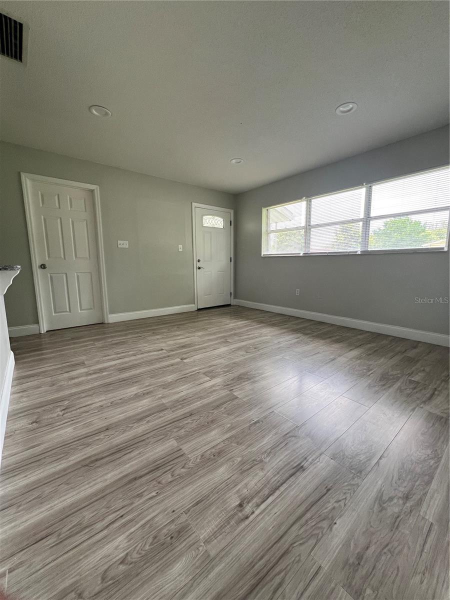 Image 10 of 31 For 466 Spring Drive