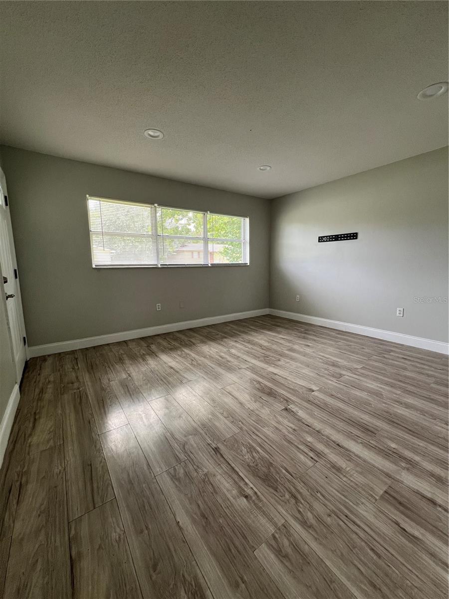 Image 11 of 31 For 466 Spring Drive