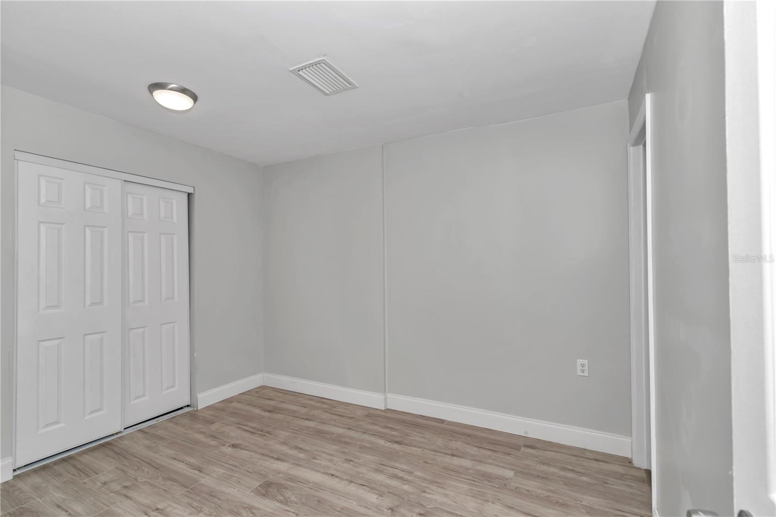 Image 14 of 31 For 466 Spring Drive