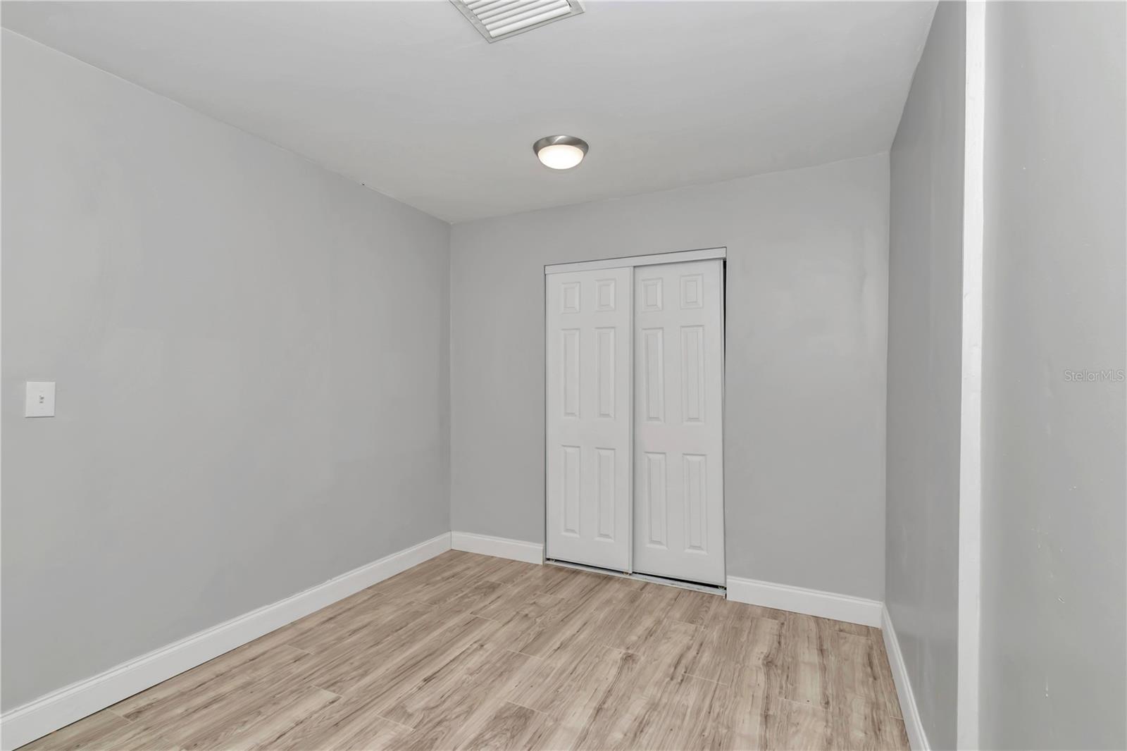 Image 17 of 31 For 466 Spring Drive