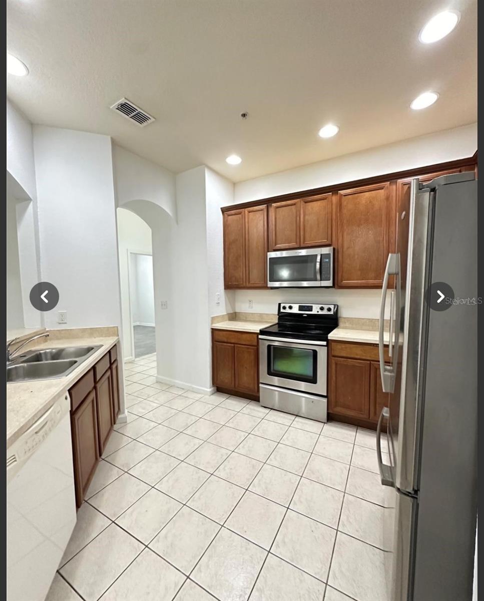 Image 17 of 21 For 3351 Whitestone Circle 204