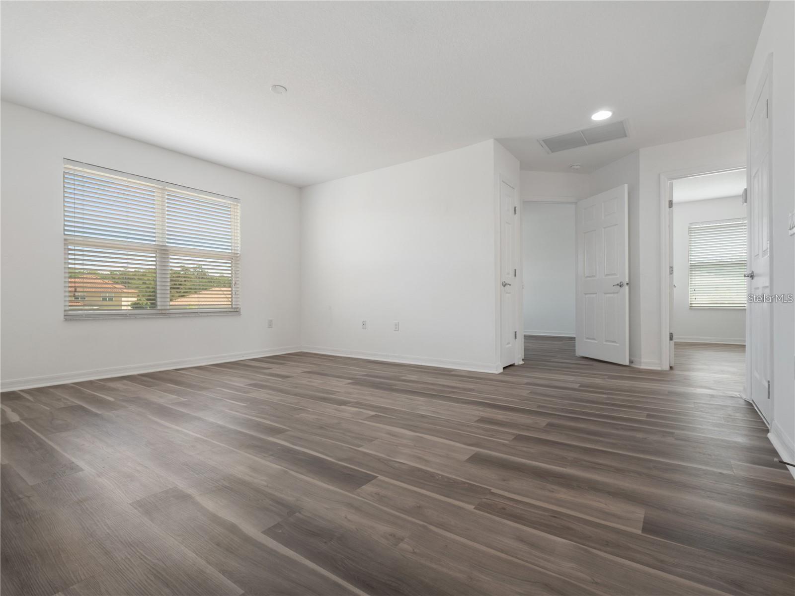 Image 13 of 26 For 3894 Carrick Bend Drive